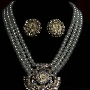 1736 Authentic Chanel Button Pearl NEcklace