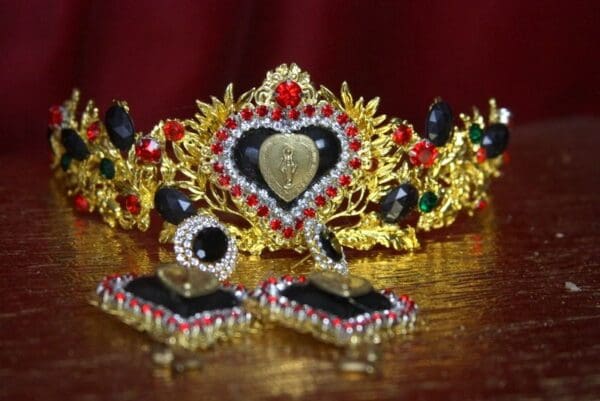 2237 Set Of Baroque Heart Madonna Coin Tiara+ Earrings - Image 4