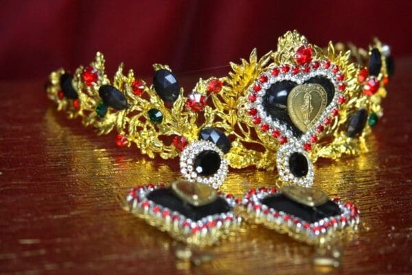 2237 Set Of Baroque Heart Madonna Coin Tiara+ Earrings - Image 6