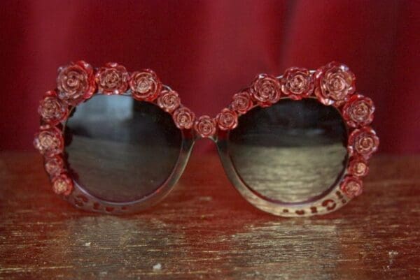 SOLD! 2801 Baroque Simple Elegnt Vine Red Rose Oversized Sunglasses - Image 3