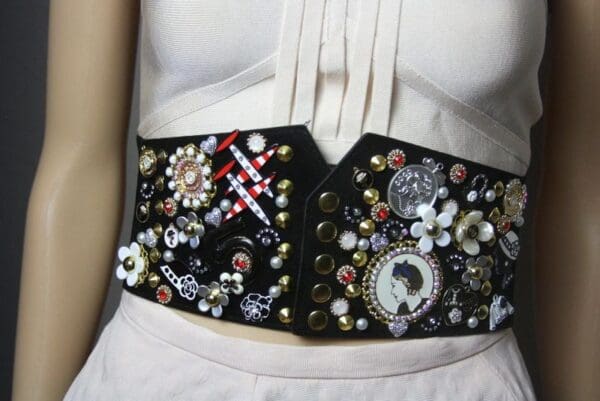 3142 Madam Coco Embellished Brooches Waist Corset Belt - Image 5