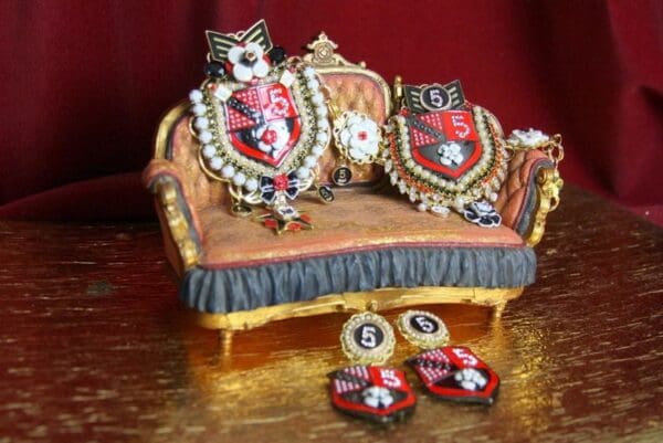 3632 Byzantine Madam Coco Huge Unusual Shield Crystal Bracelet - Image 4
