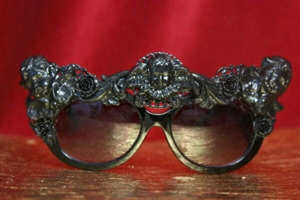 3893 Baroque Embellished Hand Painted Enamel Cherubs Angels Sunglasses - Image 2