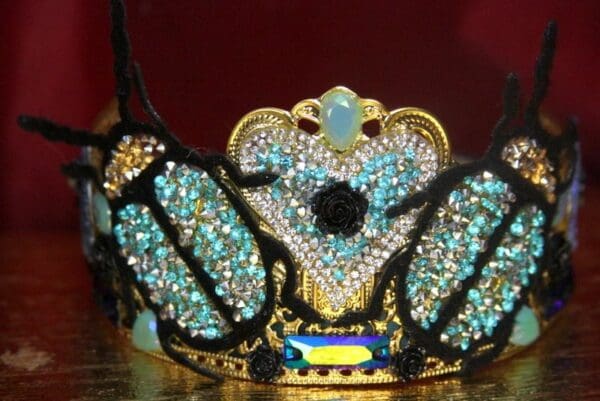 3964 Unusual Baroque Beatles Heart Appliqué Crystal Flower Crown Headband - Image 8
