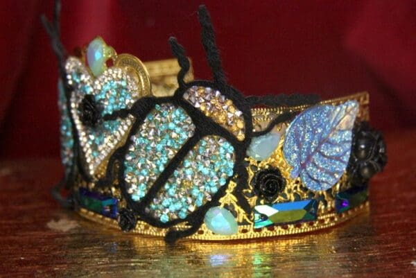 3964 Unusual Baroque Beatles Heart Appliqué Crystal Flower Crown Headband - Image 10