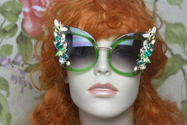 4062 Baroque Bee Green Oversized Sunglasses - Image 6