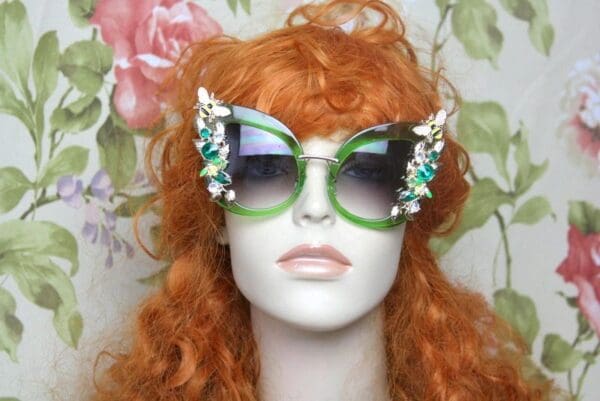 4062 Baroque Bee Green Oversized Sunglasses - Image 8
