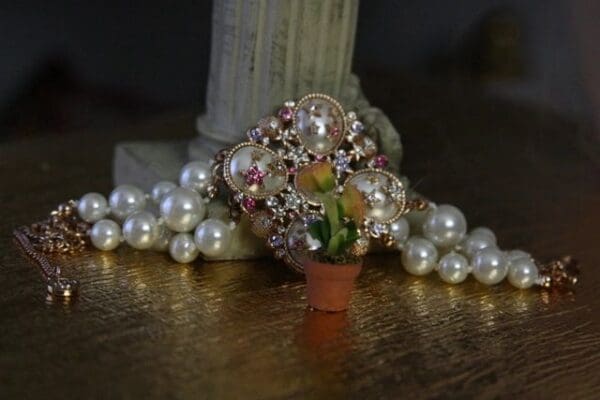 622 Designer Inspired Unusual Fancy Coco Pearl Bracelet - Image 2