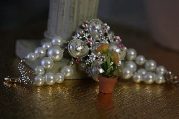 622 Designer Inspired Unusual Fancy Coco Pearl Bracelet - Image 3