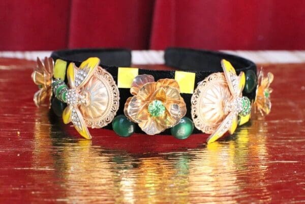 5260 Baroque Elegant Gold Enamel Bee Flower Headband