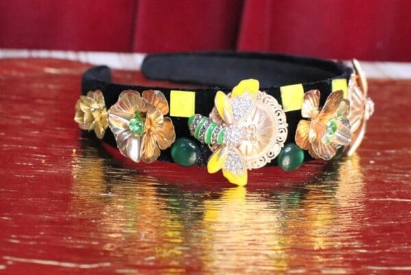 5260 Baroque Elegant Gold Enamel Bee Flower Headband - Image 2