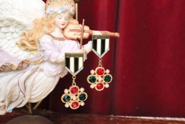 5353 Madam Coco Unusual Order King Earrings - Image 2