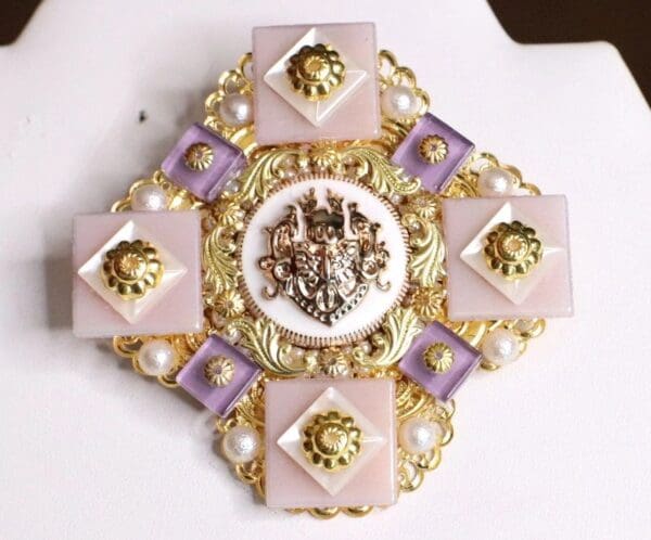 5369 Baroque Lilac Quartz Iridescent Huge Brooch - Image 3