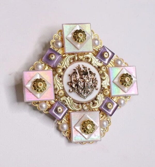 5369 Baroque Lilac Quartz Iridescent Huge Brooch - Image 8
