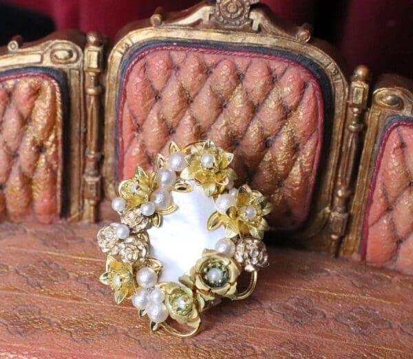 SOLD! 5374 Genuine Huge Mother Of Pearl Gold Flowers Pearl Cocktail Adjustable Ring - Image 5
