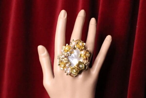 SOLD! 5374 Genuine Huge Mother Of Pearl Gold Flowers Pearl Cocktail Adjustable Ring - Image 6