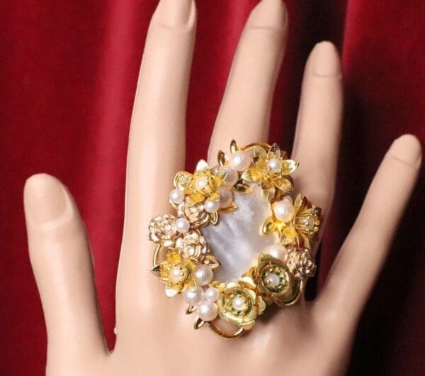 SOLD! 5374 Genuine Huge Mother Of Pearl Gold Flowers Pearl Cocktail Adjustable Ring - Image 7