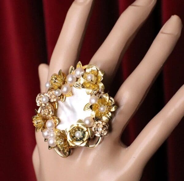 SOLD! 5374 Genuine Huge Mother Of Pearl Gold Flowers Pearl Cocktail Adjustable Ring - Image 8
