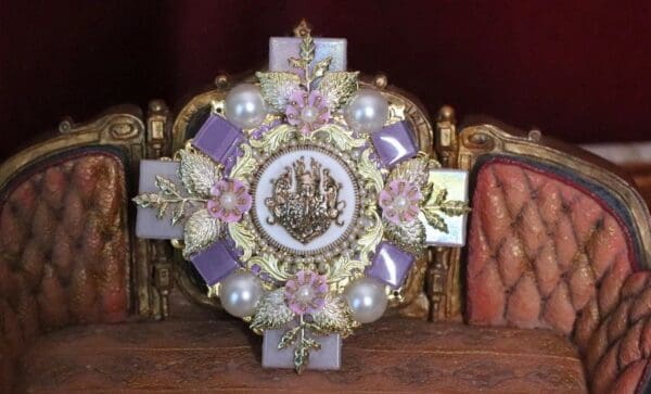 5376 Baroque Lilac Quartz Flowers Iridescent Huge Brooch