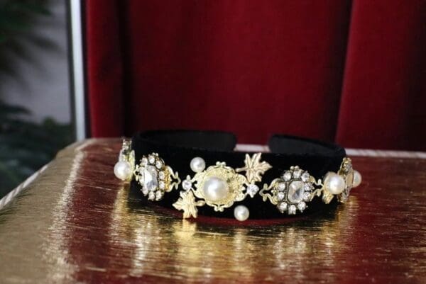 6141 Baroque Runway Black Clear Elegant Rhinestone Headband - Image 5