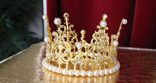 6142 Baroque Runway Clear Rhinestone Pearl Round Small Elegant Crown - Image 5