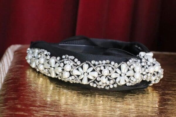 6177 Baroque Pearl Bow Beaded Black Headband - Image 4