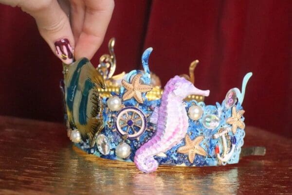 7549 Art Jewelry Marine Nautical Tropical Fish Coral Reef Hand Painted Crown - Image 3