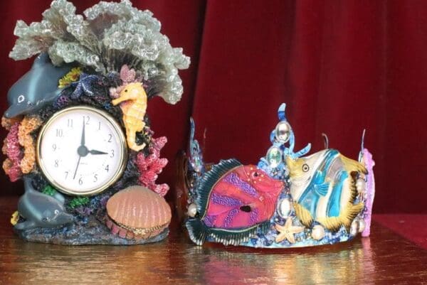 7549 Art Jewelry Marine Nautical Tropical Fish Coral Reef Hand Painted Crown - Image 4