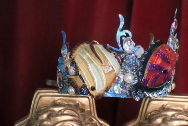 7549 Art Jewelry Marine Nautical Tropical Fish Coral Reef Hand Painted Crown - Image 5