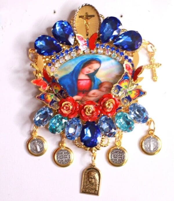 8461 Virgin Mary Madonna And A Child Cameo Blue Massive Brooch - Image 2