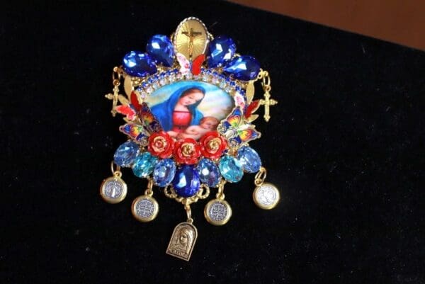 8461 Virgin Mary Madonna And A Child Cameo Blue Massive Brooch - Image 7