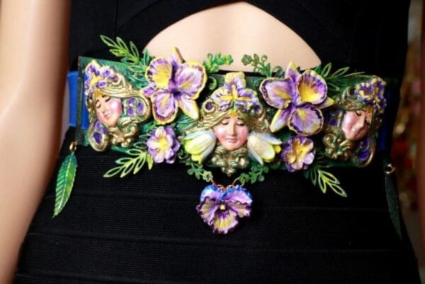 A close up of the head band with flowers