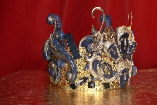 8965 Art Deco Roman Goddess Black Gold Crown Headband - Image 2