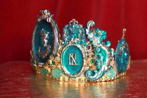 8968 Art Deco Malachite Effect Cameos Emperor Gold Crown Headband - Image 3
