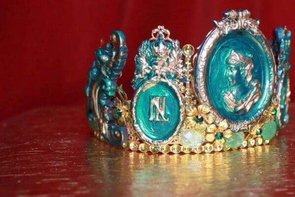 8968 Art Deco Malachite Effect Cameos Emperor Gold Crown Headband - Image 4