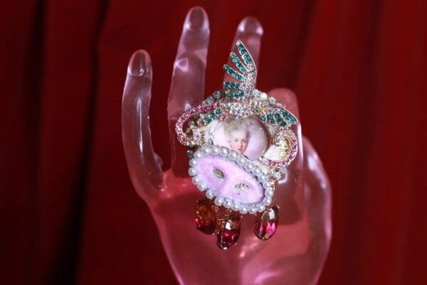 SOLD! 9127 Rhinestones Young Marie Antoinette Mask Cocktail Adjustable Ring - Image 2