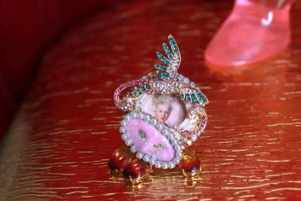 SOLD! 9127 Rhinestones Young Marie Antoinette Mask Cocktail Adjustable Ring - Image 6