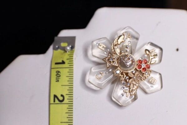 9930 Brooch Can Pearl Fancy - Image 2