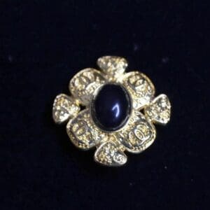 9931 Brooch Can Pearl Fancy