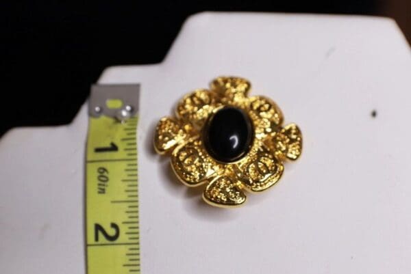 9931 Brooch Can Pearl Fancy - Image 2