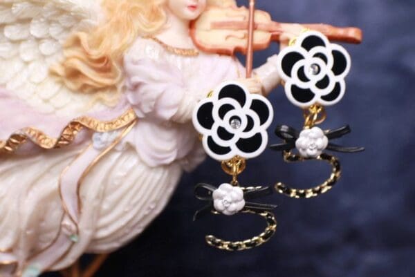 9936 Number 5 Camellia Light Fancy Studs