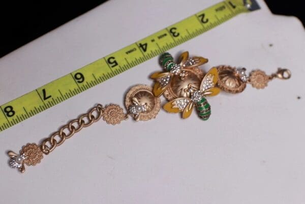9945 Enamel Baroque Bee Adjustable Bracelet - Image 4