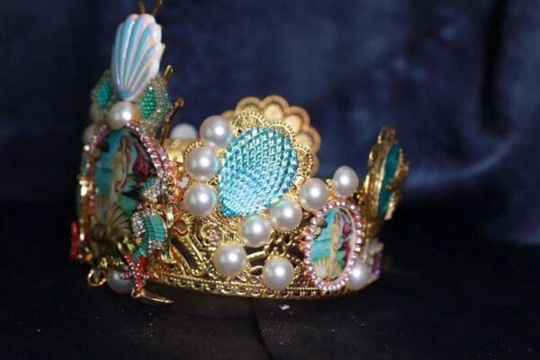 9952 Stunning Birth Of Venus Cameo Crown - Image 4