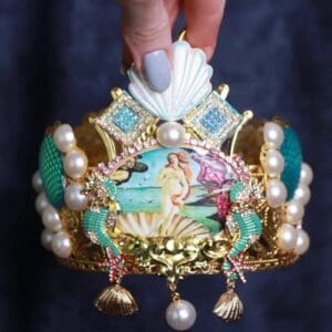 9952 Stunning Birth Of Venus Cameo Crown