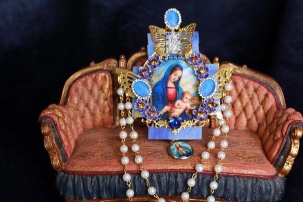 9972 Virgin MaryBlue Cameo Massive Brooch - Image 2