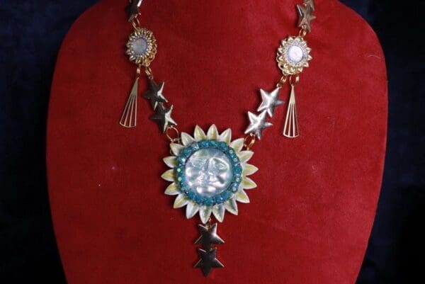 10063 Iridescent Sun Stars Terrestrial Necklace - Image 4