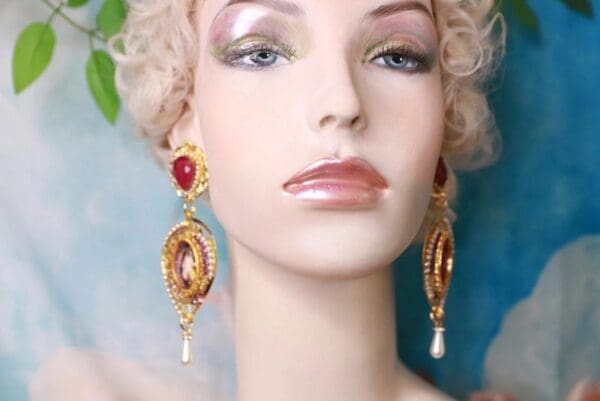 10238 Renaissance Cameo Elegant Earrings Studs - Image 4