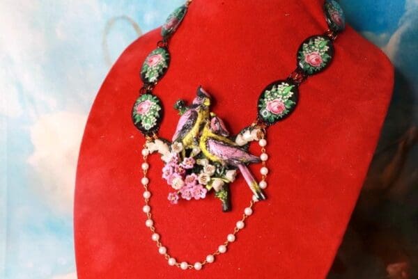 10367 Love Birds Vintage Style Cameos Unusual Necklace - Image 4