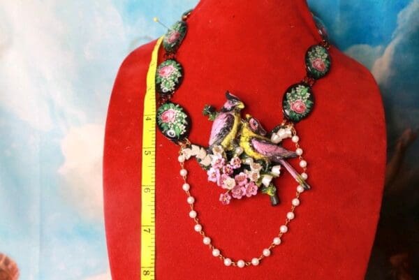 10367 Love Birds Vintage Style Cameos Unusual Necklace - Image 5