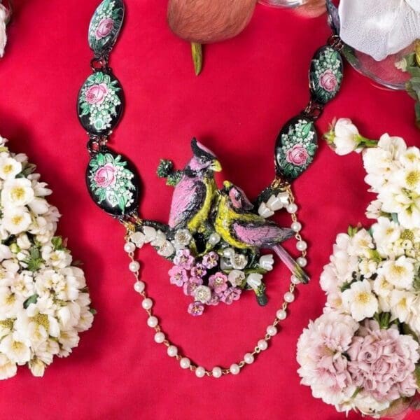 10367 Love Birds Vintage Style Cameos Unusual Necklace